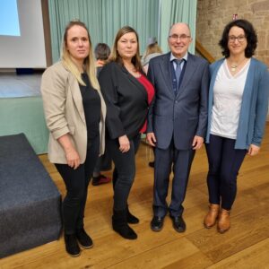 Von links nach rechts: Anne Ottenbacher, Adelheid Welter, Prof. Dr. Rainer Blank und Melanie Merkel