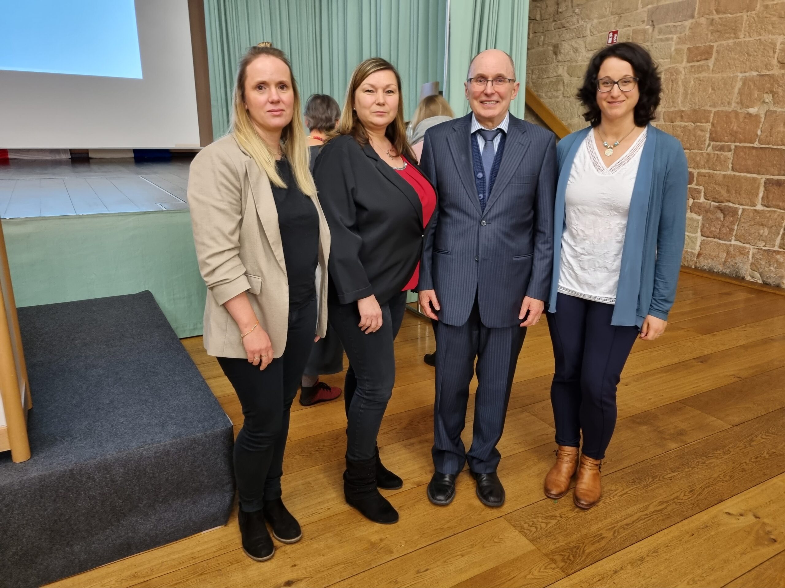 Von links nach rechts: Anne Ottenbacher, Adelheid Welter, Prof. Dr. Rainer Blank und Melanie Merkel